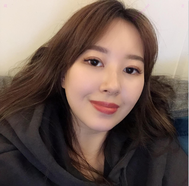 就读新闻系校花女神被征服私拍