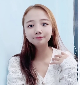 惊现-发廊妹下班自玩让老板打扑克