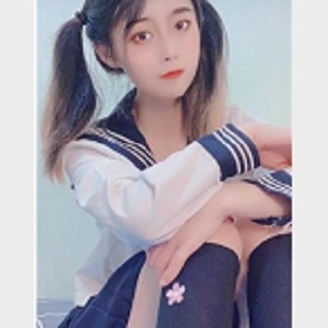 p站反差妹学生水手服+丝袜+玩具+紫薇视频