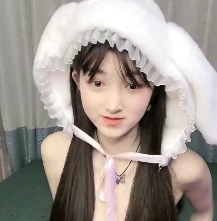 惊现-04年尤物美少女性感口嗨
