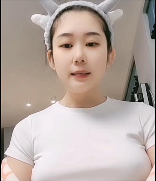 疯狂抖音新篇之《大哥玩崩溃了》大哥想看美女真容+