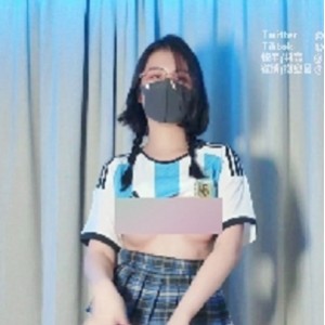 抖音可爱美少女『奶咪Naimi』二次元cos修女装，超级反差风作品，年末收官合集