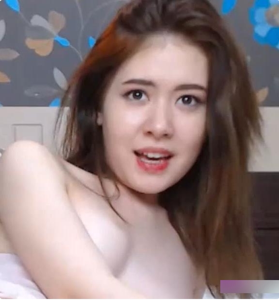 Twitter最近火爆的亚裔神颜女孩，丰腴身材网友都惊呆了！【1V，283M】