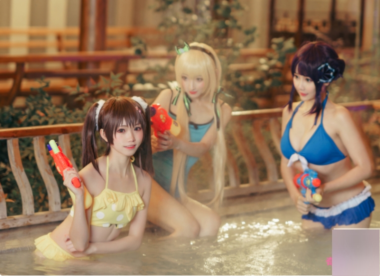 《三色绘恋：温泉COS图集，诱人美景一览无遗！》
