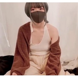 与网红少女一起玩情侣游戏，打粑粑扑克游戏！