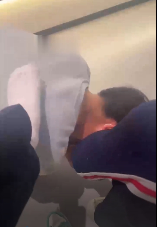 可爱S双S学生主原味白袜闻舔喝圣水爬行遛狗1v+177M百度盘