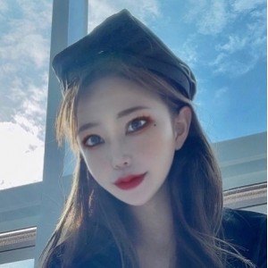 精选颜值美女queenseoa的私拍照片，让你的吃瓜经验突破天花板！