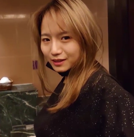 精选巨奶边缘女