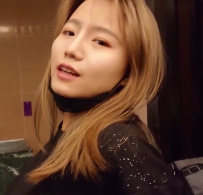 精选巨奶边缘女