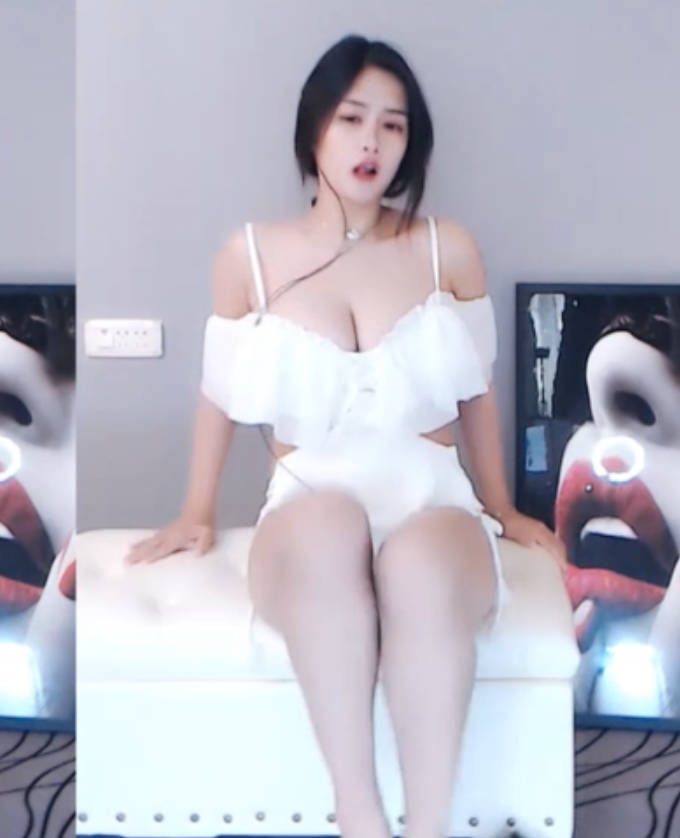 虎牙蓝妹儿私人定制福利：14V+774M