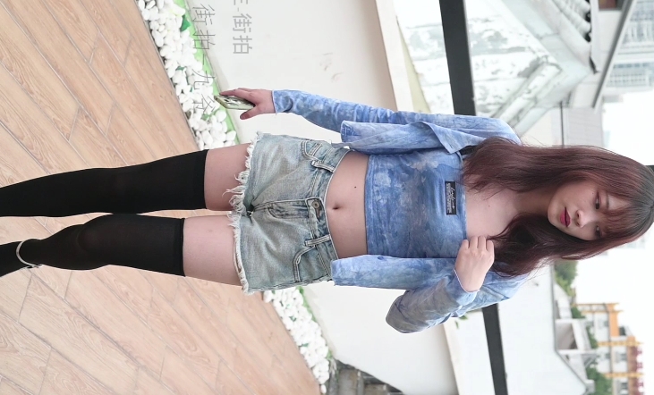 视频高跟热裤黑丝翘臀美女1V5.61G百度云