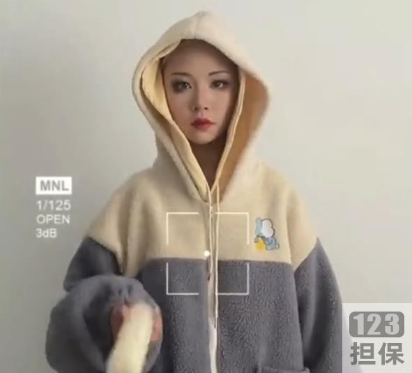 推妹妹光剑变装某推刘畊宏跳舞女孩