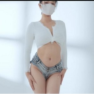 Nina自拍瑜伽特写，时长21分钟，1V-750M，观看下载遐想