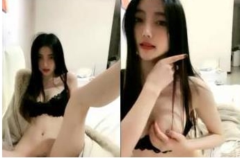 2022年精选妻子猫猫直播扑克表演