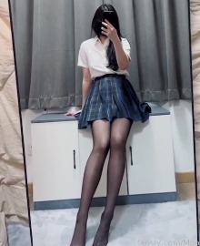 商品MomoYih嫩妹子被马D和大黑牛巨大棒子捅到高兴36v+10.9G百度盘