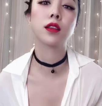林雨馨：美成熟主妇的舞蹈风格，38V351m视频粉丝狂涨