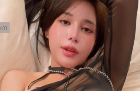 BJ徐婉万元定制自拍视频，4V-835M，颜值无保护啪，用嘴深H拉丝