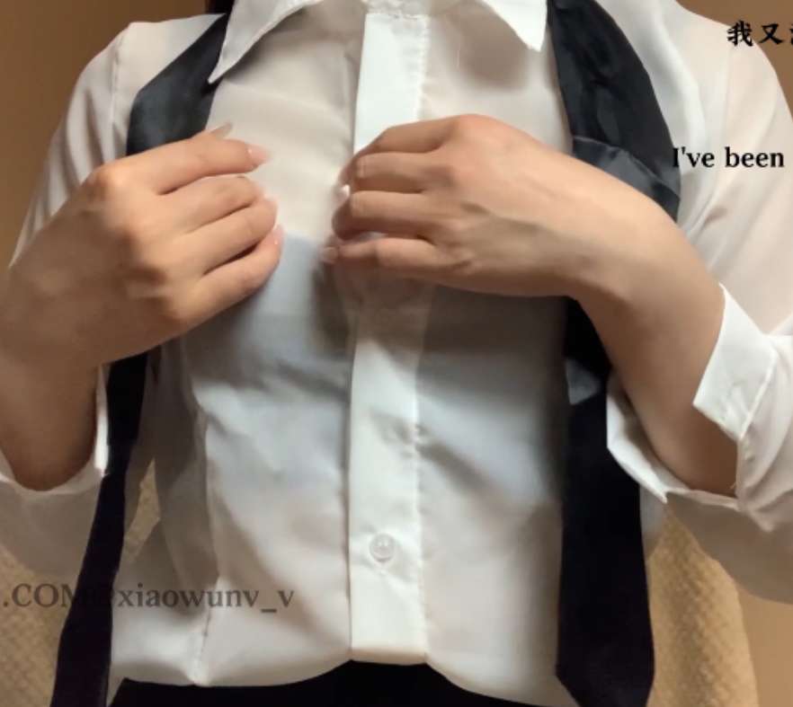 超人气骚御姐xiaowunv白衬衣放飞自我不明液体盘解压搬运转载1V+1.02G