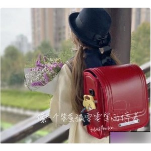 知名妹子博主小奥喵推特上的两部露脸作品