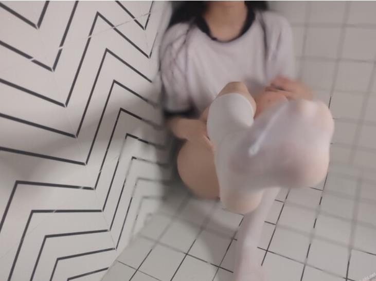 浮力姬美足白丝Y乱合集8G，可爱罗莉反差婊的诱惑