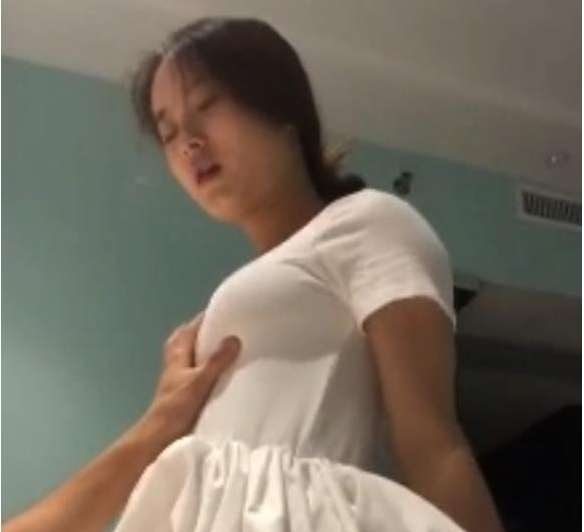 清纯系婊娜小串烧：极美反差婊妹子，视频精彩不容错过