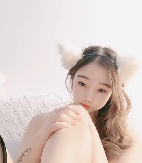 《小耳朵呀：美女主播的视频收藏39百度，大小适中，让人爱不释手》