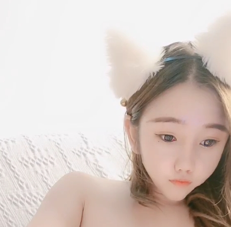 《小耳朵呀：美女主播的视频收藏39百度，大小适中，让人爱不释手》