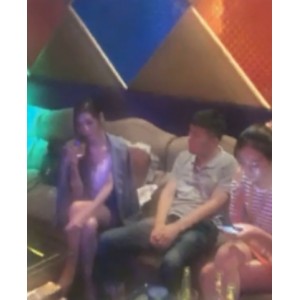 芷晴主演：套路直播丝足剧情指教，视频52g，百度ED2K收藏