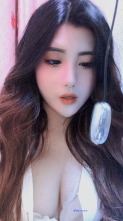 抖音土豪享宴：金鑫蔓笙、温碧霞、雪白、前车大灯等高定技术内容，1.98G打赏社保。