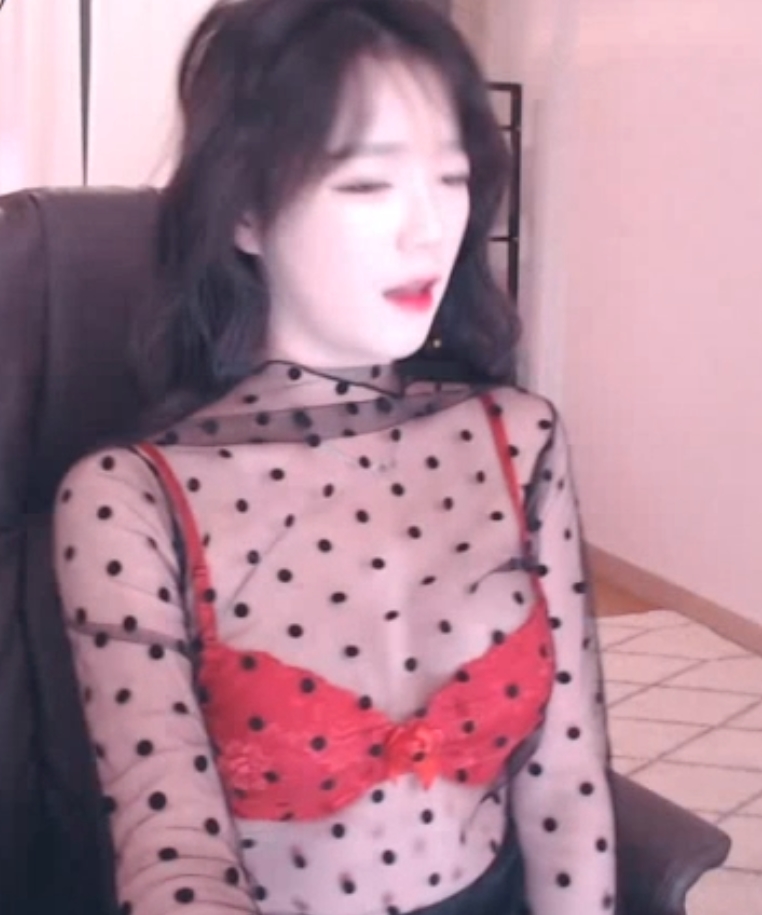 清新脱俗的韩国主播徐艳发布最新视频40.4g补，引起115人关注