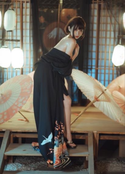 网红美女奈汐酱最新稀缺资源合集，10个视频展现Coser技术和颜值