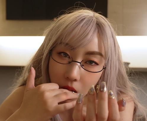 露脸自拍达人米菲兔最新作品1V-1.6G，时长38分钟，资源丰富，解压教程详细，全程度盘下载，必备解压软件和播放器，快来体验吧！