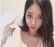 易直播网红主播-过气学姐，身材颜值在贤娆直播秀某处！49V567M等你来看！