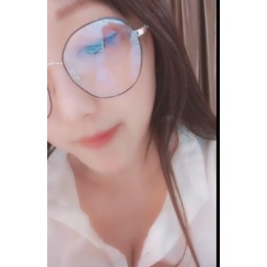 白丫头呀：女主播颜值天使笑容，直播视频大小1.41G