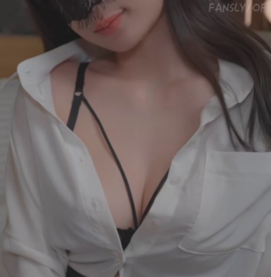 神秘大罩杯妹子DemiFairyTW，百度盘球型视频更新，光“阴”展示Nina姐姐