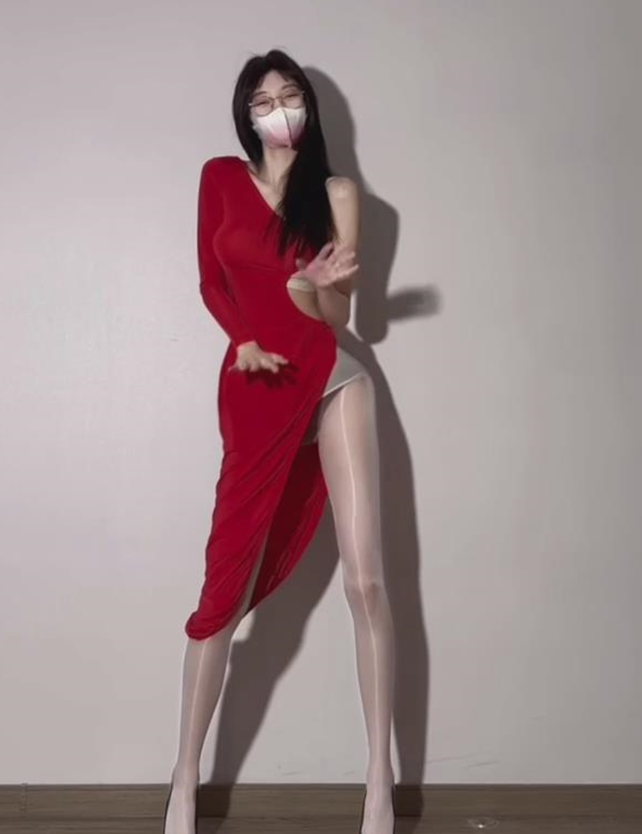 桂芬微密付费定制视频21v+208p+808M，抖音网红精彩转载[百度盘]