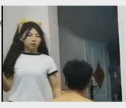 《推特TS小伊续集高清升级横版[5V767M]》复旦大学1米84体育生全程露脸，用嘴进入，作者自拍出品，下载观看