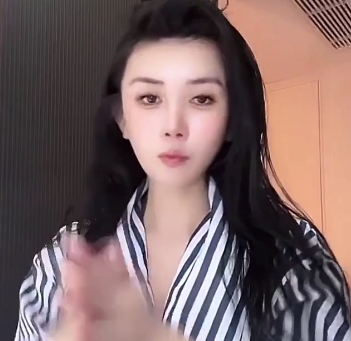 疯狂抖音：大哥玩崩溃，美女真容曝光！121V，2.2G大片百度盘