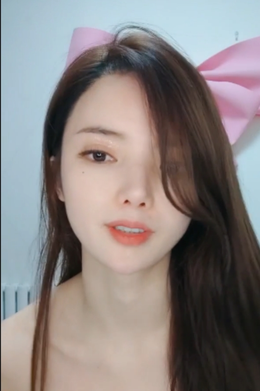 顶级绿播女神无虞：逆天颜值热舞闪现，1V+4.38G视频狂玩百度盘，双层压缩链接永久有效