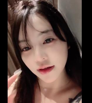 顶级绿播女神-人间白月光，车灯福利姬，R妻，男主缺席，好吃不过饺子，好玩，车衣，车灯，弄鲍