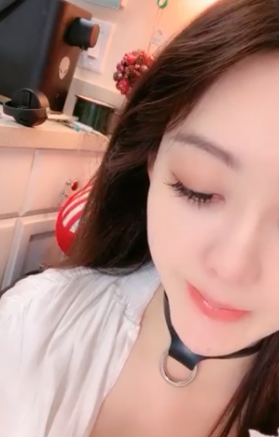 人气女神军阀太太478v294g合集：小奶瓶NEINEI的魅力无限