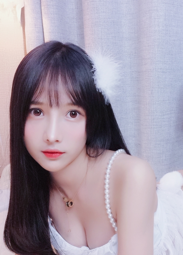 小小奶瓶儿作品合集：71P5.88GB视频数量众多