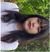 视频高跟鞋微胖女神惊艳亮相！超短开叉连衣裙引爆时尚潮流