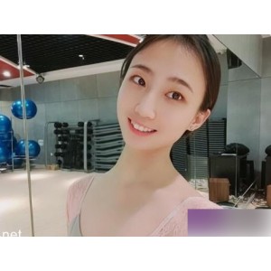 有关。她不仅在瑜伽领域展现出了非凡的才华，还通过自己的作品合集向大家展示了自己的魅力。无论是身体柔软的展示，还是高难度动作的挑战，李娜都在视频和照片中展现出了自己独特的魅力。这份作品合集的大小虽然只有337MB，但却蕴含着她的辛勤付出和对瑜伽的热爱。让我们一起来欣赏这位网红瑜伽老师的作品吧！