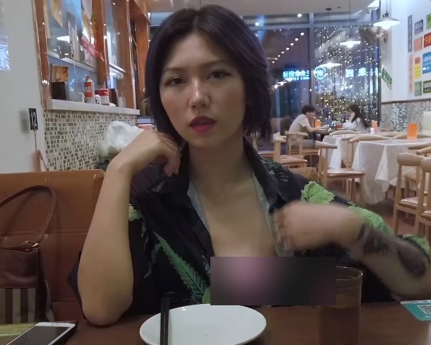 浮力姬御姐风：职业模特的妖娆魅力，9.2G高品质视频任你欣赏