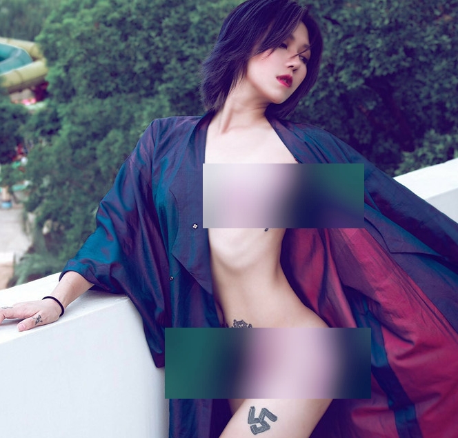 浮力姬御姐风：职业模特的妖娆魅力，9.2G高品质视频任你欣赏