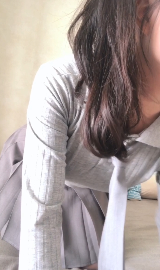 白桃少女瑶瑶：69v95.8g视频收藏827，超乖睡不醒