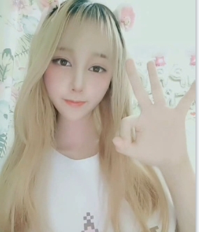 网红女神奶思作品合集：神器D级颜值身材迷离382MB