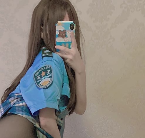 神秘美女推特福利姬26部视频2.38G，粉丝团队庞大