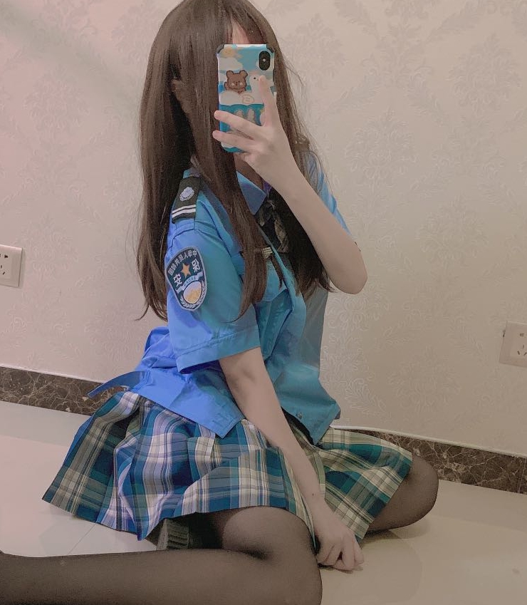 神秘美女推特福利姬26部视频2.38G，粉丝团队庞大